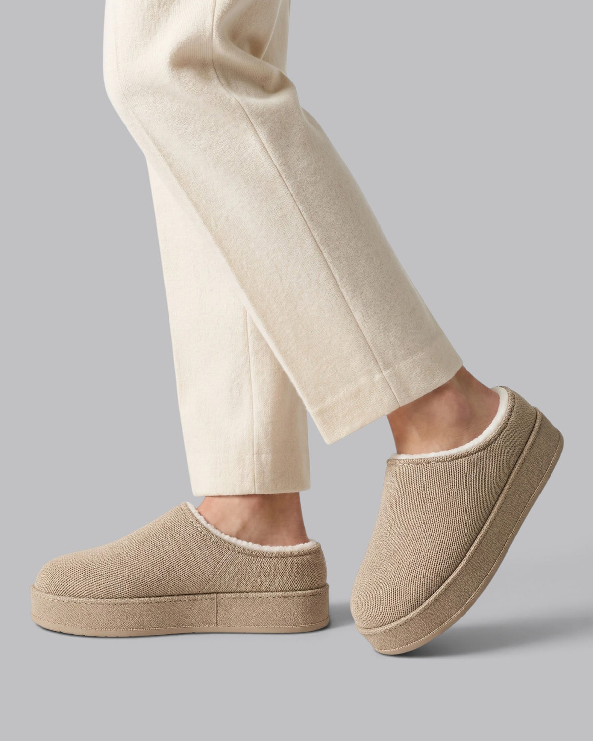 Women's Slip-On Slippers Closed Toe Style
