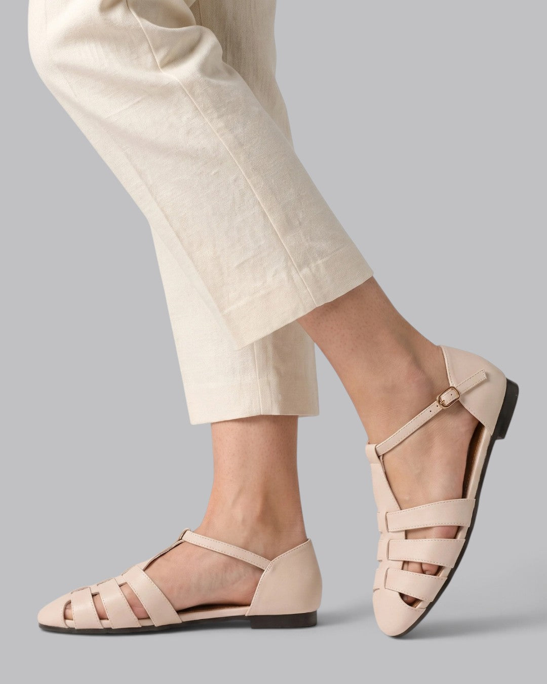 Women's Flat Sandals Strappy with Ankle Buckle